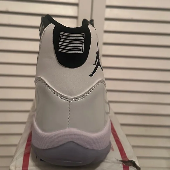Jordan Sneakers Black and White